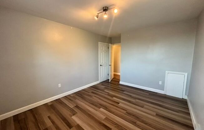 2 beds, 1 bath, 800 sqft, $1,799, Unit 6230 Fifth Ave. #325E