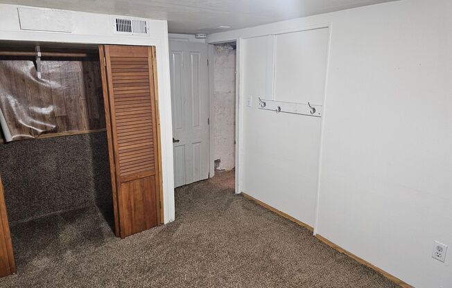 2 beds, 1 bath, $1,995