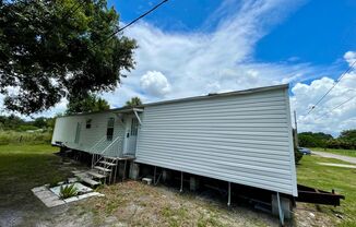 3 beds, 1 bath, $1,395, Unit 6334 Eugene Acres Lane