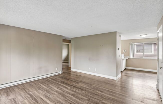 2 beds, 1 bath, 800 sqft, $1,325, Unit 431-01-15