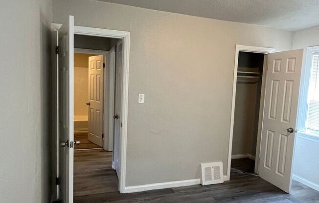 4 beds, 1 bath, $1,400