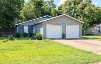 **2 Weeks Free** Spacious 3-Bedroom Townhome in Prime Round Rock Location