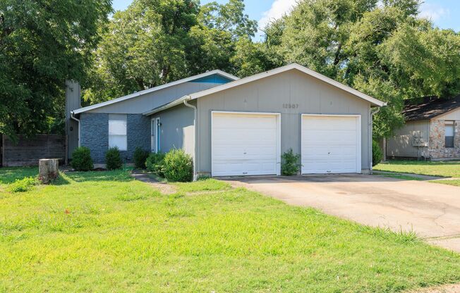 Spacious 3-Bedroom Townhome in Prime Round Rock Location – 2 Weeks Free Rent!