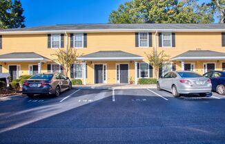 Great Location for this 2 bedroom 2 1/2 bath in Woods Edge South