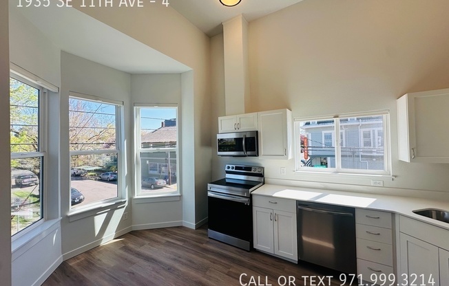 1935 SE 11 AVE