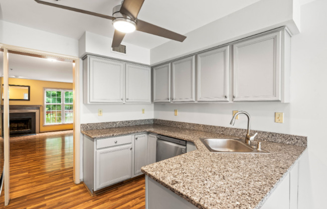 445 HARTFORD SQ