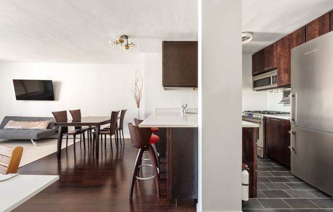 1 bed, 1 bath, $5,900, Unit 14E