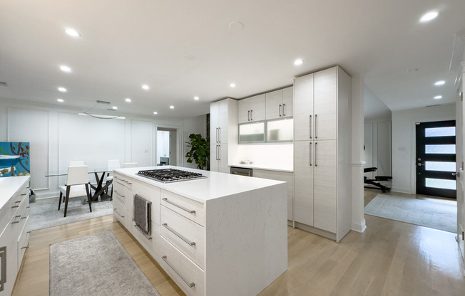 6609 KENTON