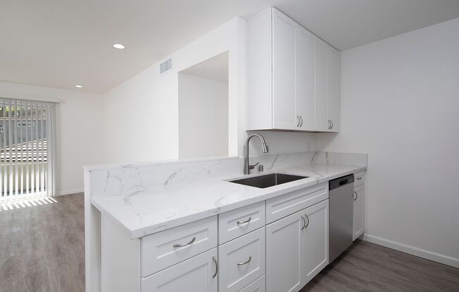 3 beds, 2 baths, 1,105 sqft, $3,295, Unit 210