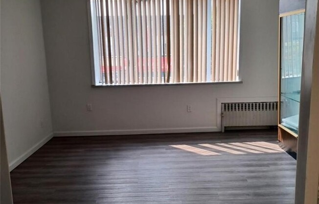 6505 11 AVE