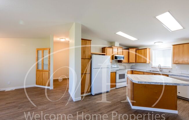 3 beds, 2 baths, $2,195