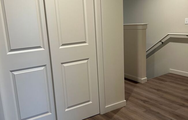 3 beds, 2.5 baths, 1,268 sqft, $1,850, Unit #28