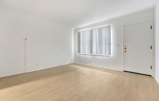 10906 Santa Monica Blvd, prime Westwood!