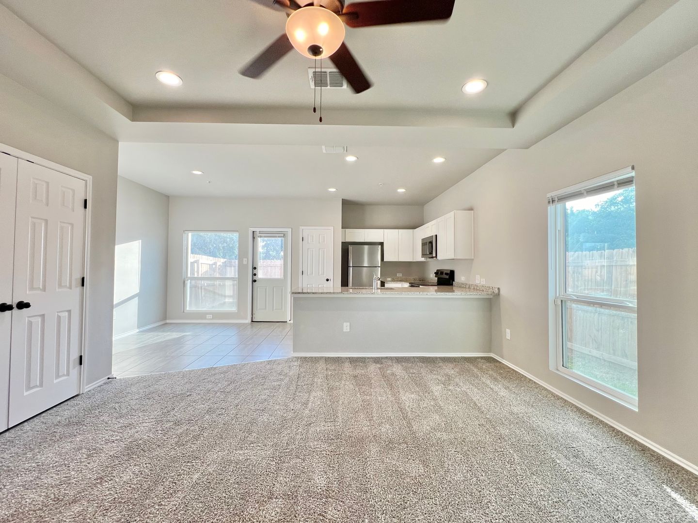 3BD 2.5BA Townhome near 410 and I-35