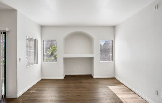2 Bedroom, 1st Floor Condo In Northwest Vegas