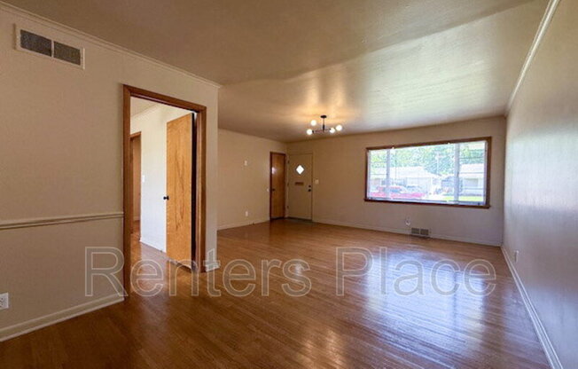 1045 E 53 ST