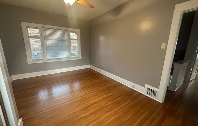 3 beds, 1 bath, 1,350 sqft, $3,400, Unit Unit A