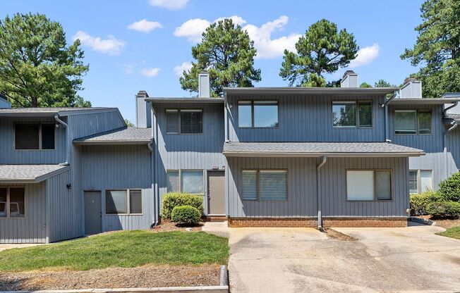 *4bd / 3ba Townhome near Downtown Raleigh*