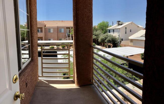 3 beds, 2 baths, 1,140 sqft, $1,350