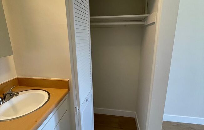 Studio, 1 bath, 400 sqft, $1,295