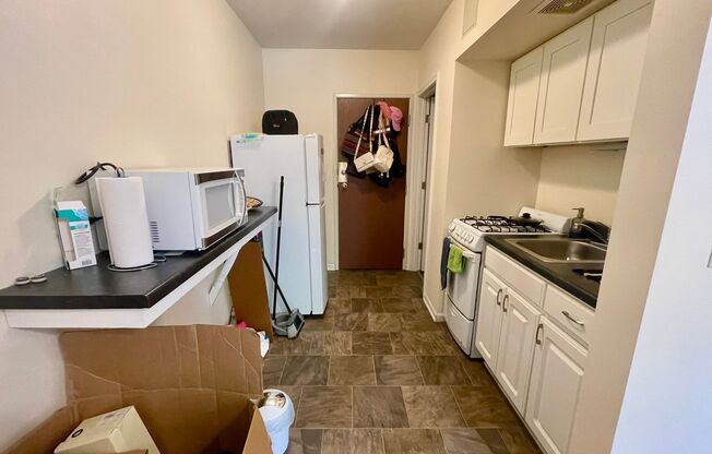 Studio, 1 bath, $750, Unit 104