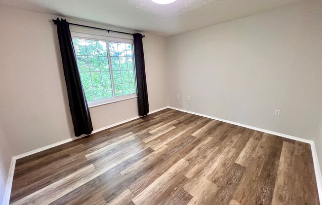 2 beds, 1 bath, $1,095