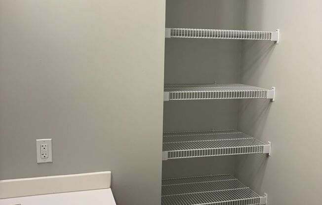 2 beds, 2 baths, 970 sqft, $1,495, Unit Unit 216