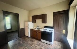 1 bed, 1 bath, $700, Unit 2