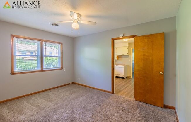 4 beds, 1 bath, 1,452 sqft, $1,400, Unit 1509