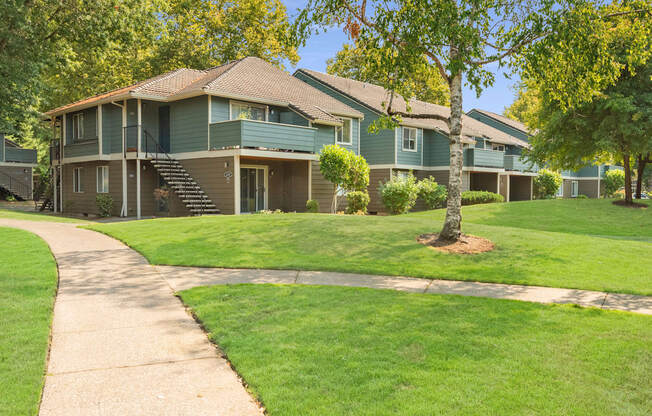 Kings Court Beaverton OR building exteriors and green space