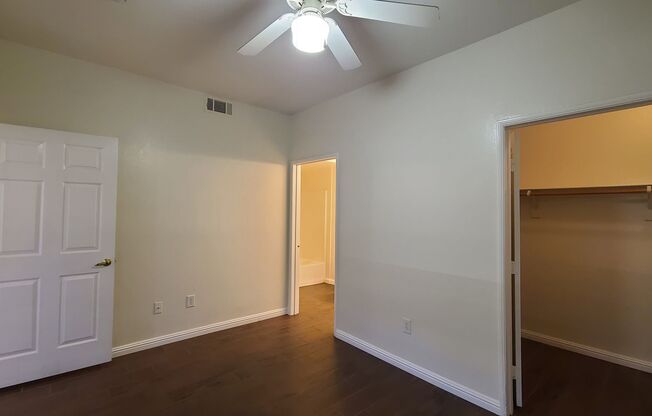 2 beds, 2 baths, $1,300, Unit # 180