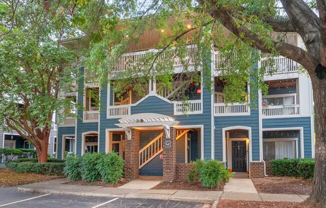 Beautiful Top Floor Condo in the Heart of Dilworth!