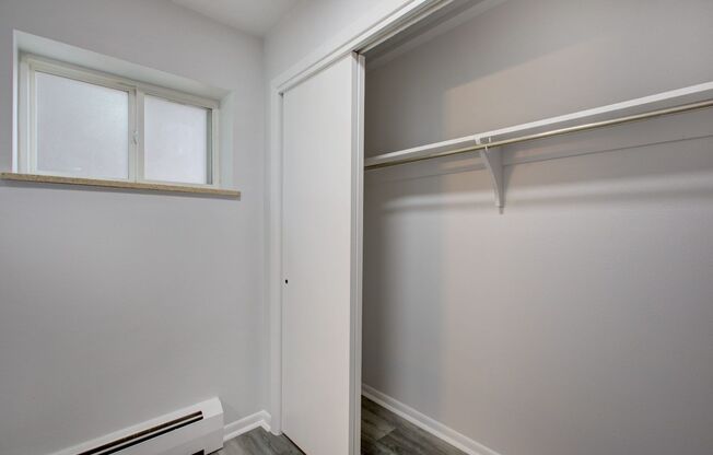 Studio, 1 bath, 380 sqft, $1,125, Unit Unit 5