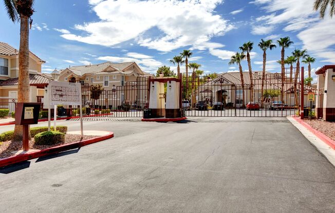 2 beds, 2 baths, $1,600