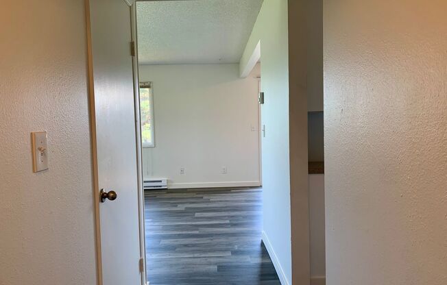 2 beds, 1 bath, 960 sqft, $1,498, Unit 2