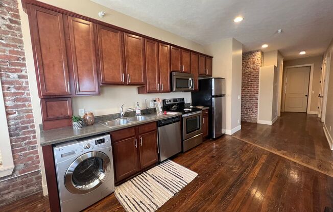 2 beds, 2 baths, 1,250 sqft, $1,695, Unit Unit 304 B1250