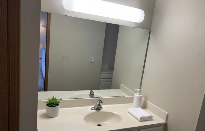 1 bed, 1 bath, 756 sqft, $1,555, Unit 302-301