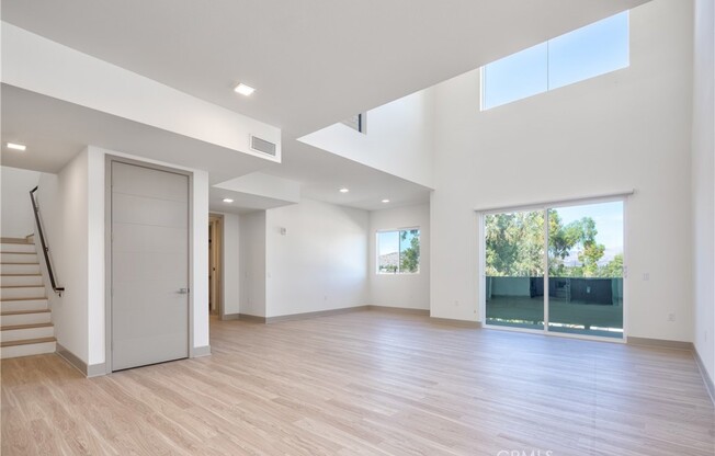 2 beds, 2 baths, 1,305 sqft, $3,418, Unit 204