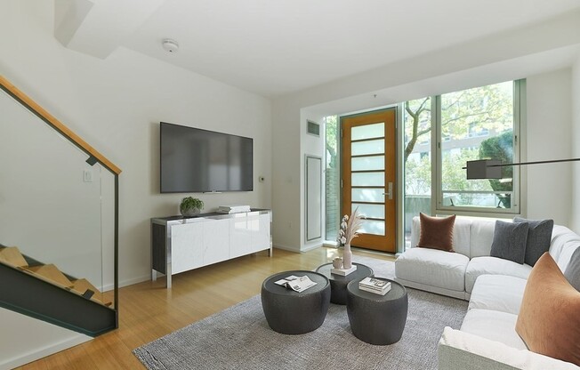 2 beds, 1.5 baths, 864 sqft, $3,975, Unit 120