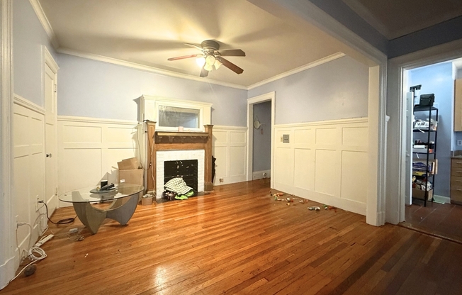 3 beds, 1 bath, 1,000 sqft, $4,800, Unit 12