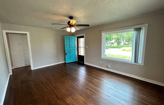 3 beds, 1 bath, $995