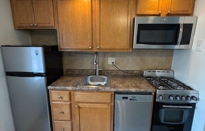 1 bed, 1 bath, $1,425, Unit #A301