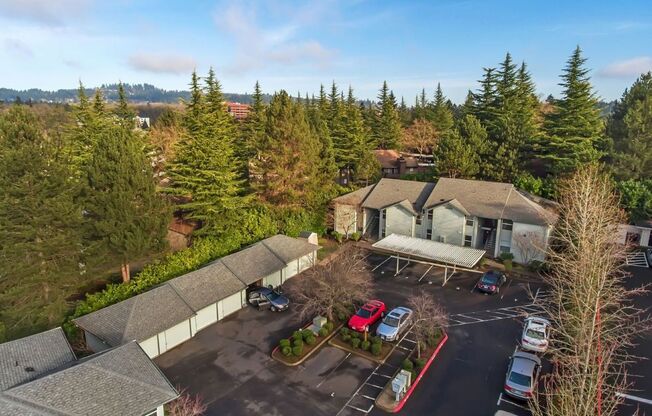Amazing Top Floor 1 bedroom Apartment In Lake Oswego, Coming Soon!!!