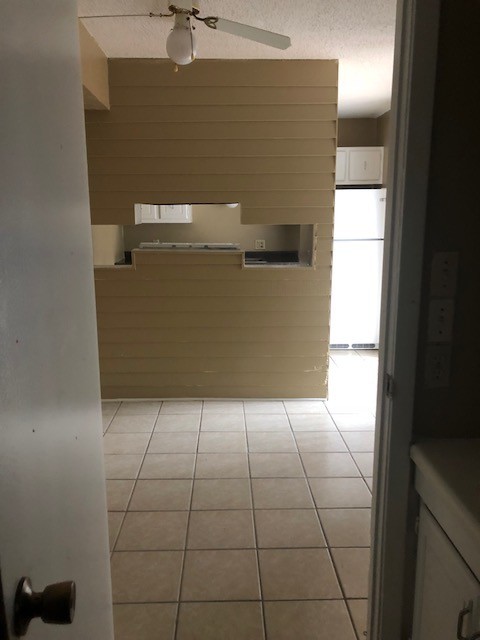 2 beds, 1.5 baths, 950 sqft, $900, Unit 3