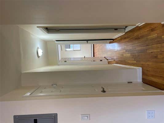 3 beds, 2 baths, 900 sqft, $3,200, Unit 2