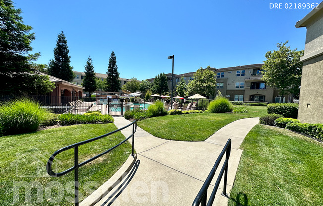 2 beds, 2 baths, $2,400, Unit #427