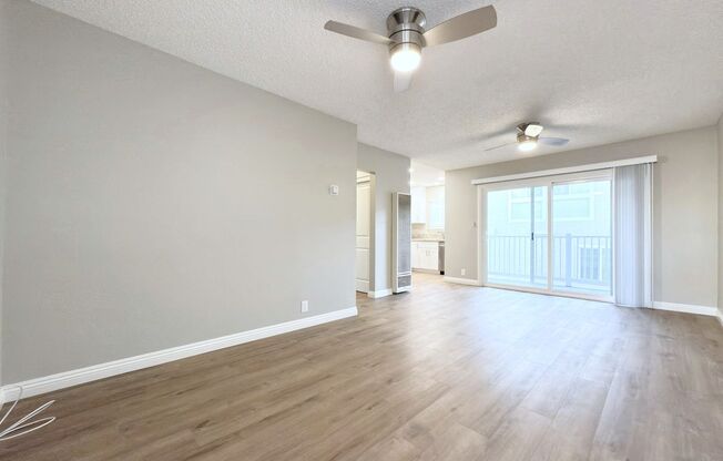 2 beds, 1 bath, $3,395, Unit 204