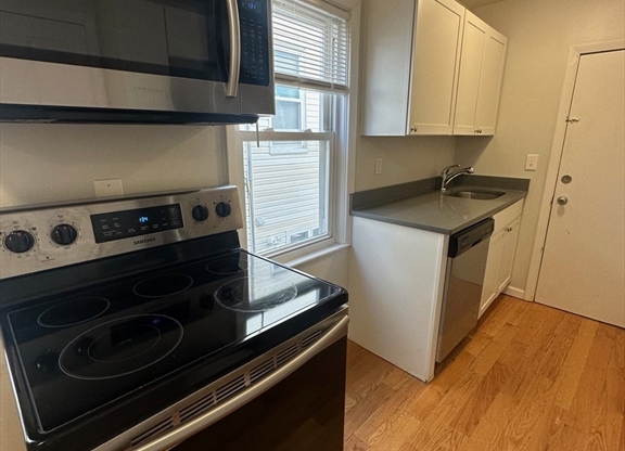 2 beds, 1 bath, 650 sqft, $2,500, Unit 3