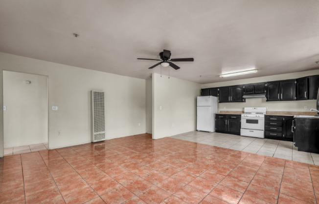 5231 N HUNTINGTON DR