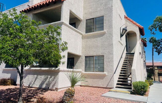2 bd, 2 bth Condo Ideal Summerlin location